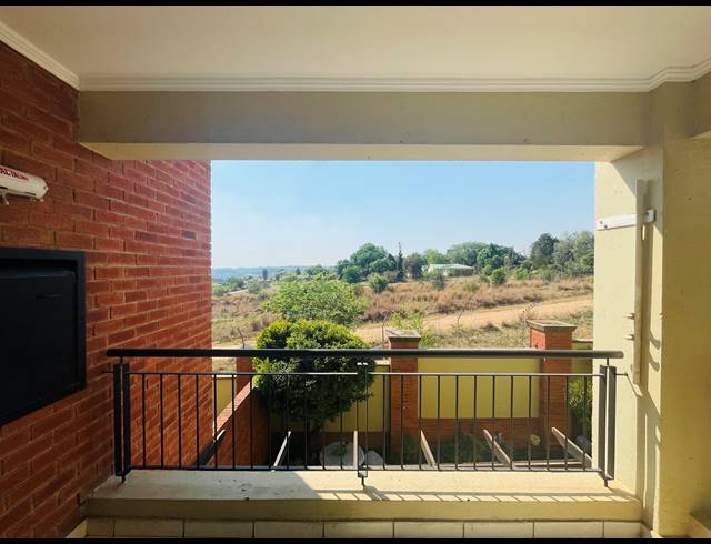 2 BEDROOM APARTMENT RENTED IN SUNNINGHILL